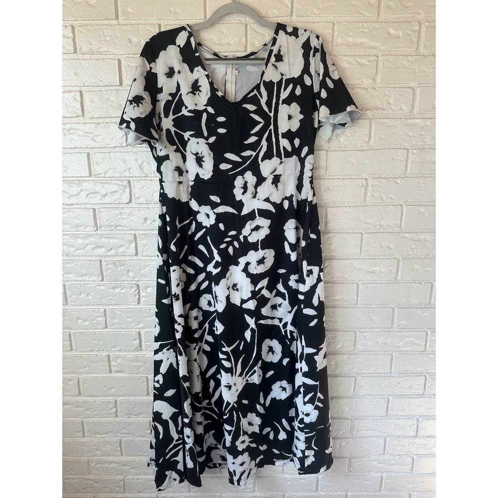 Unbranded Black And White Floral Sz L Fit And Flare Wedding Guest Dress